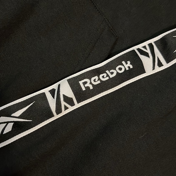 Reebok Black Hoodie Size Medium - Picture 4 of 8
